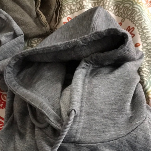 Great condition vineyard vines shirt - Picture 5 of 7